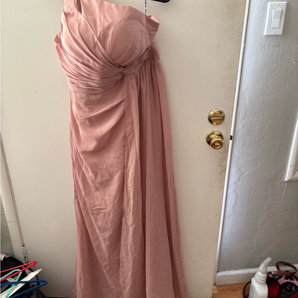 Elegant Pink One-Shoulder Dress - Picture 3 of 3